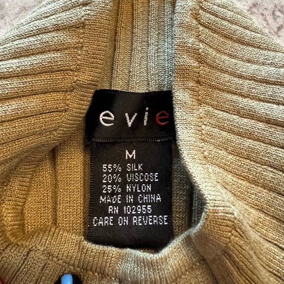 Evie NWT India Green Ribbed Short Sleeve Sweater — Size Medium - Picture 5 of 7